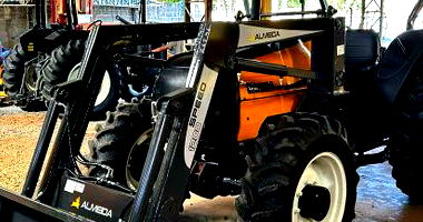 Trator Valtra BL88 4x4 Ano 2008 com Concha Almeida Nova