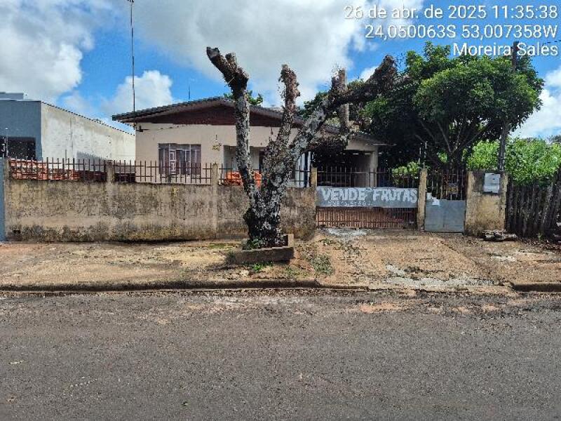 Casa com 2 quartos, 2 vagas e 114,97m² construída, desocupada