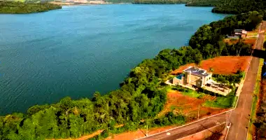 Terreno com 945m² em Condomínio Marinas Capitão