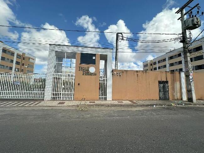 Apartamento com 2 quartos e 2 banheiros em Fortaleza