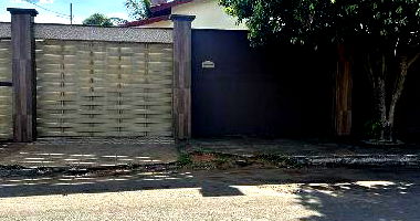 Casa com 2 quartos, 2 banheiros, 97,2m² construída, desocupada