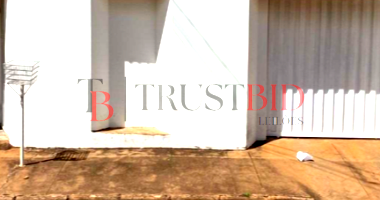 Casa com 250m² de terreno e 100m² construídos
