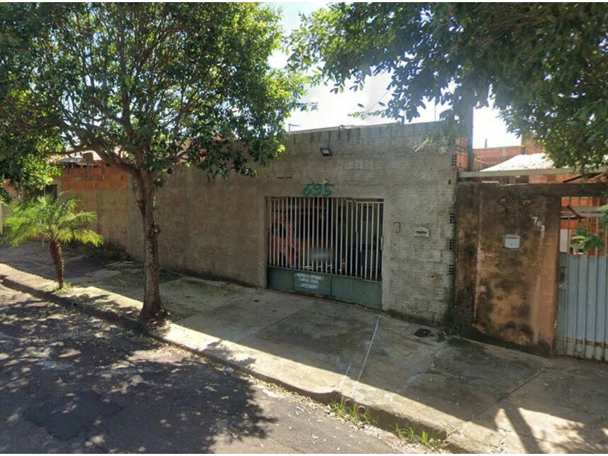 Casa ocupada com 87,04 m² e área construída