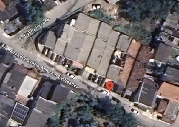 Casa em São Gonçalo com 1 quarto e 36m²