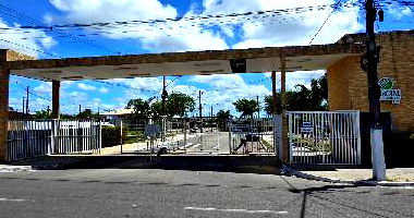 Casa com 2 Quartos e 1 Vaga em Maceió