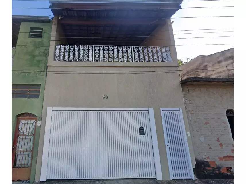 Casa com 128,48m² construída em terreno de 150m², imóvel ocupado