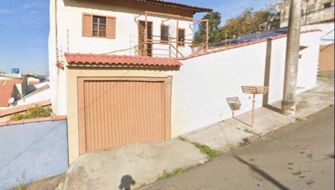 Casa Padrão com 1 Vaga em Poços de Caldas