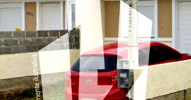 Casa 2 quartos com área de serviço e cozinha, 40m² construída