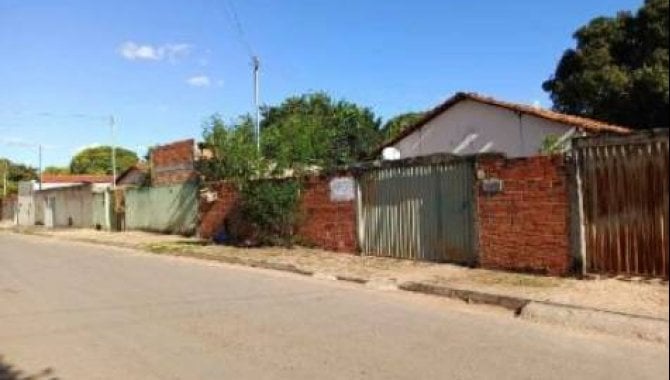 Casa padrão 2 quartos 1 banheiro 91m² ocupada