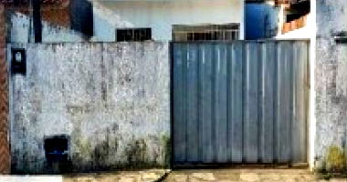 Casa com 2 quartos e 1 vaga em Santa Rita/PB