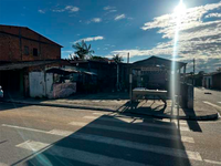 Espaçoso Terreno de 176m² com Potencial Urbano