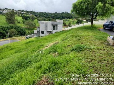 Lote em Condomínio Fechado com 371,92 m²