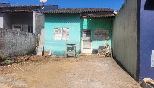 Casa com 3 quartos, 2 banheiros, 1 vaga, 61.87m², ocupada