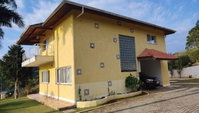 Casa em condomínio com 5 quartos, 5 banheiros e 1 vaga de garagem