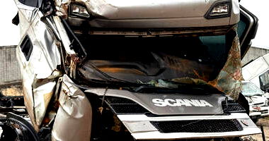 Caminhão Scania P320 2020 Diesel