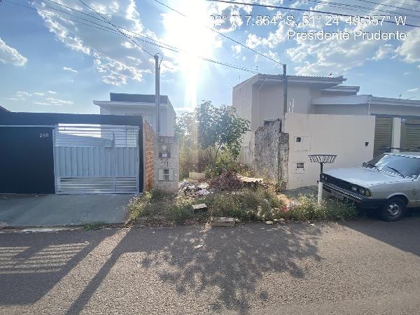 Terreno 125m² com ótima localização, desocupado