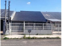 Casa em Leilão com 145m² Construída e 184m² de Terreno