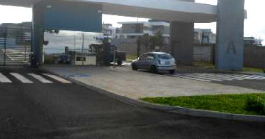 Casa com 3 quartos, 2 salas, lavabo e área de serviço, 183m² construída