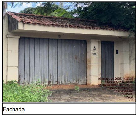 Casa com 3 quartos, 2 banheiros, 225m² construída, varanda, desocupada