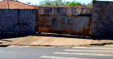 Terreno Ocupado em Jardim da Saúde com 282 m²