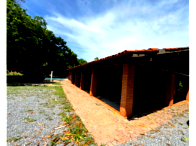 Chácara de Lazer com Terreno de 10.200m² em Várzea Grande/MT