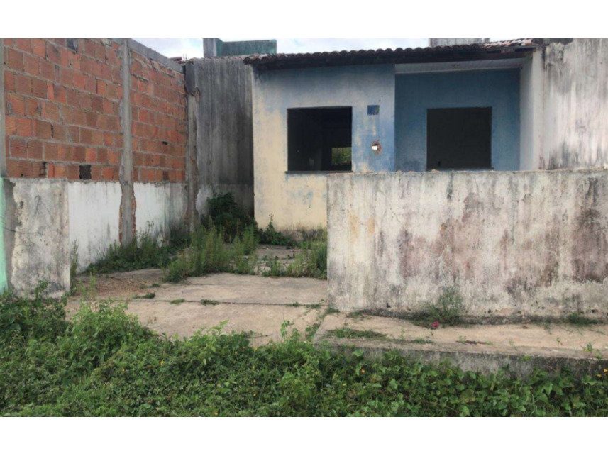 Casa com 2 quartos e 1 banheiro, 60,84m² construídos, ocupada
