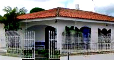 Casa em leilão com 217,78m² de área construída