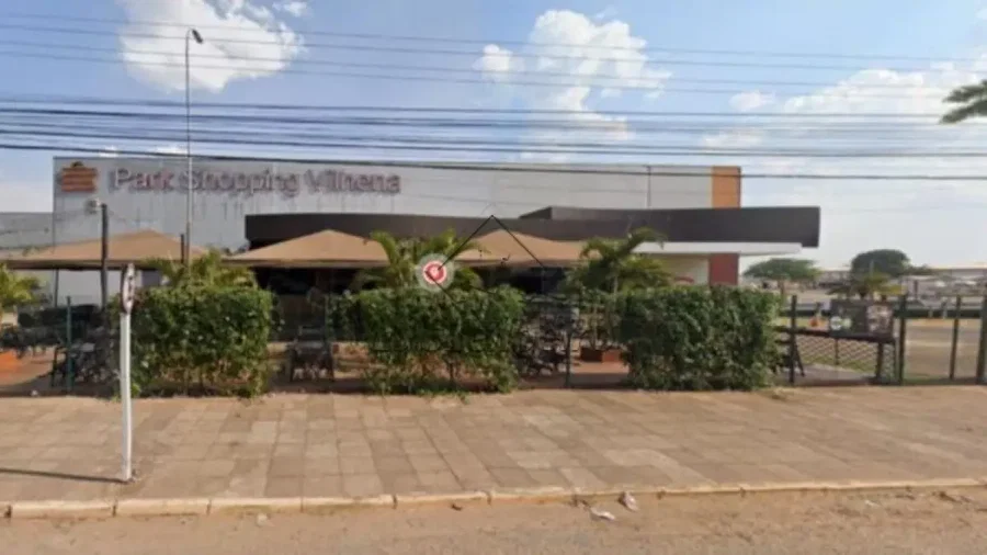 Imóvel Comercial com Duas Construções em Shopping