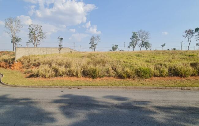 Terreno em Condomínio com 1082m² em Tuiuti/SP