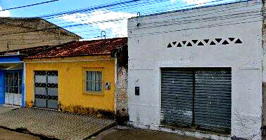 Terreno com salão e quarto, 95m², desocupado