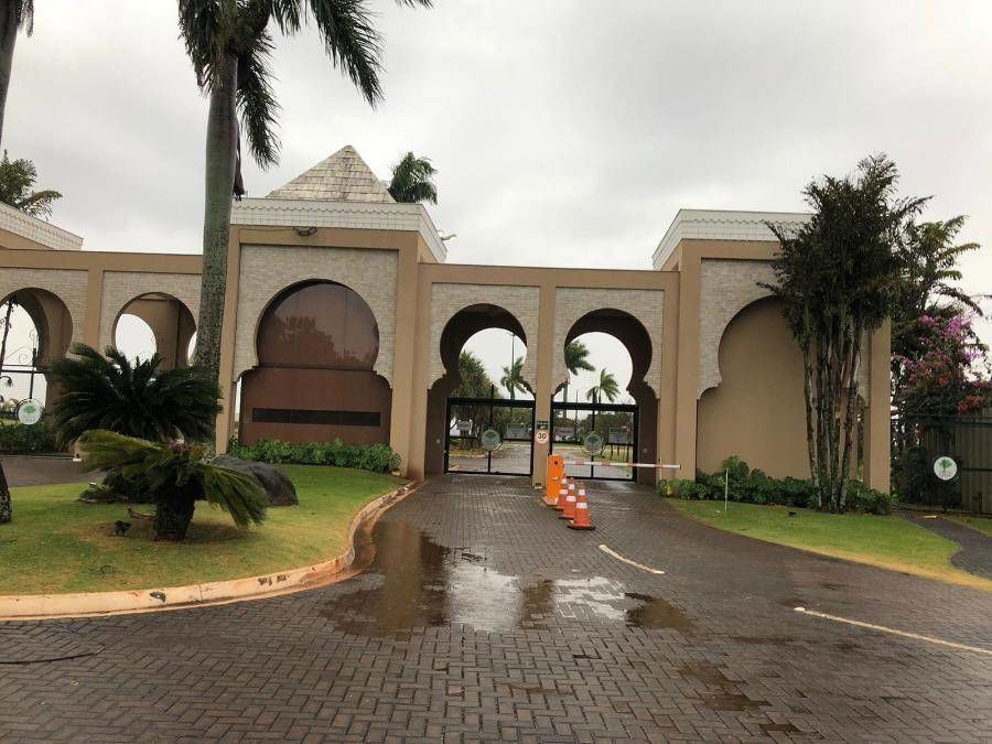 Casa com 259m² privativos, ocupada, em Cambé - PR