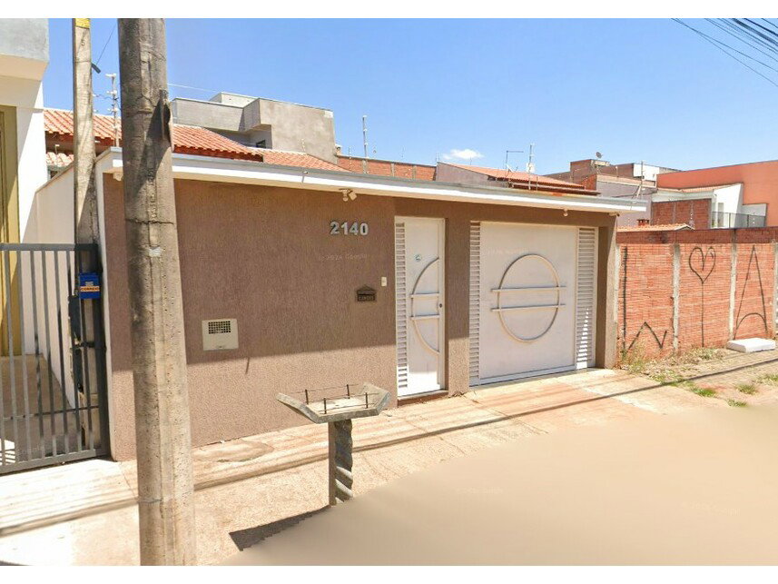 Casa em leilão com 3 quartos e 2 banheiros