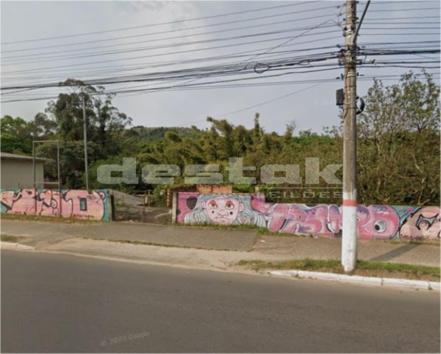 Terreno amplo de 720m² em área urbana, ideal para investimentos -