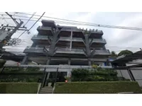 Apartamento com 2 vagas em leilão