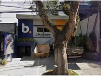 Prédio comercial com 202 m² construídos