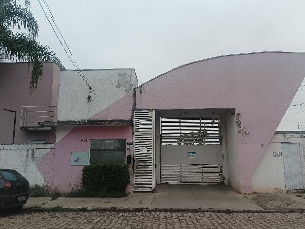 Casa com 2 quartos, 1 banheiro, 1 vaga e 69,35m² construída