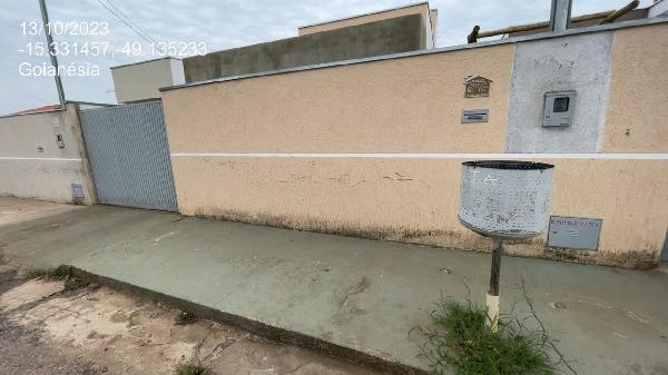 Casa 2 quartos, 2 banheiros, 120m² área total, desocupada