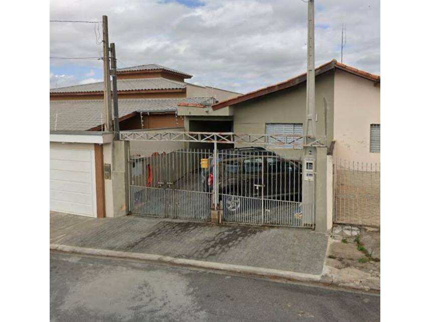 Casa com 1 vaga de garagem, 125m² de terreno e 50m² construída