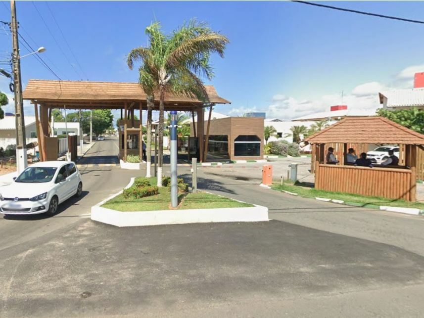 Casa com 3 quartos, 260,91m² construídos, ocupada