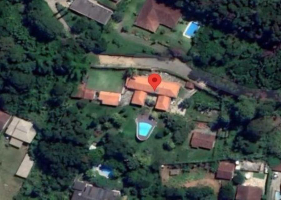 Casa com 634,64m², 4 quartos, 2 banheiros, ocupada