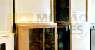 6 Armários/Vitrine em Excelente Estado