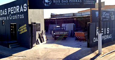 Terreno com Edificação Comercial em Catalão/GO