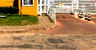 Casa com 2 quartos, 1 banheiro e 61,98m² construída, desocupada