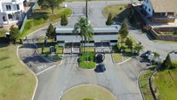 Terreno em Condomínio com Construção Inacabada - Residencial Paradiso