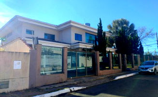 Casa de esquina em Sobradinho/DF com terreno de 613m²