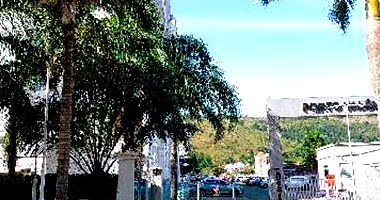 Apartamento com 2 quartos em Porto Alegre