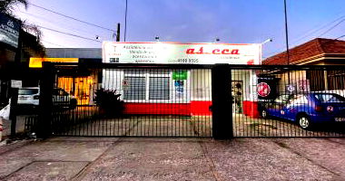 Loja com Sobrado e Pátio, 3 banheiros, 197m² construídos, parte locada