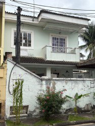 Casa Duplex em Vargem Pequena com 3 Quartos e Piscina