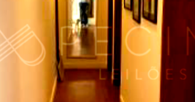 Prédio Residencial com Amplo Terreno em Petrópolis