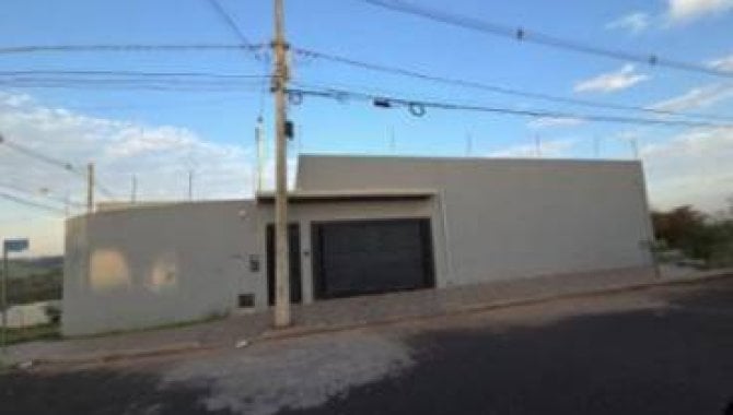 Casa com 222 m² de área construída, ocupada, no Jardim das Araucárias